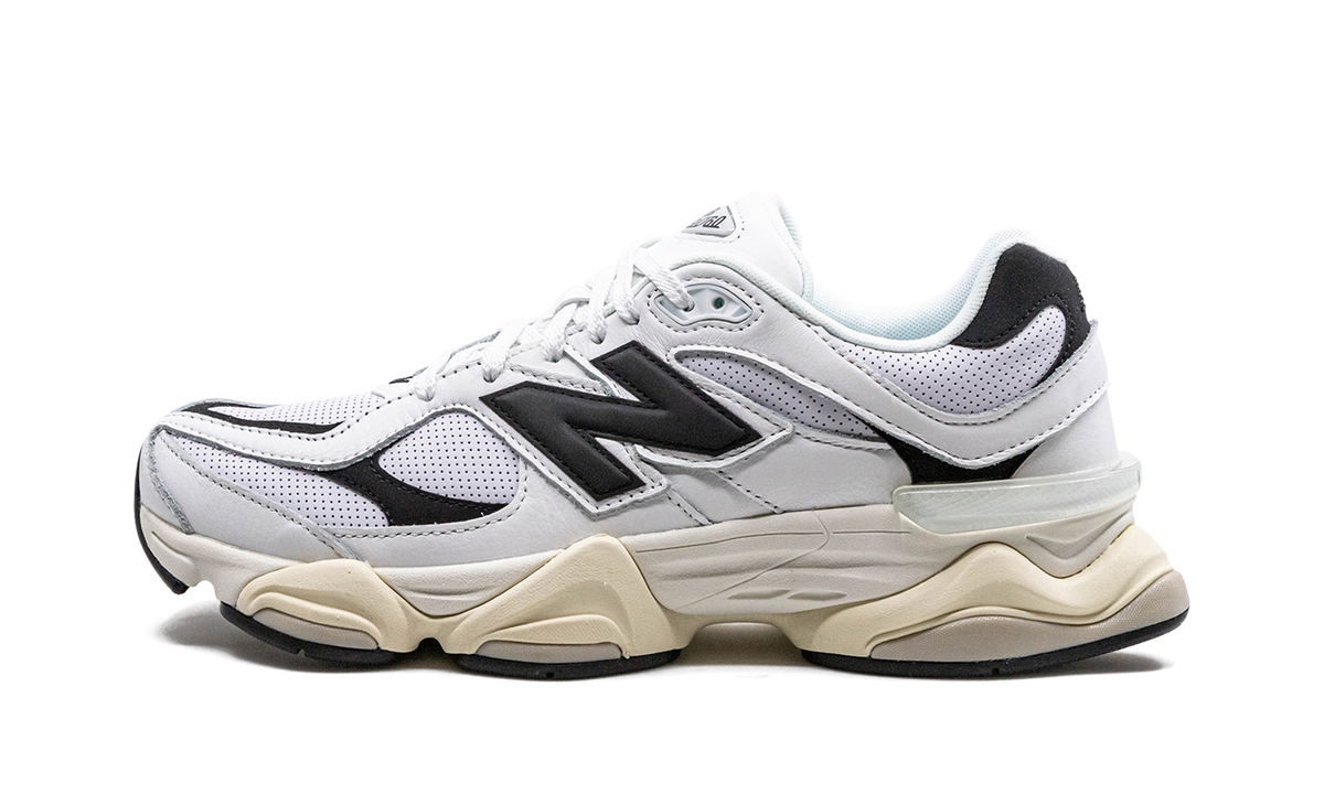 9060 "White / Black" U9060AAB