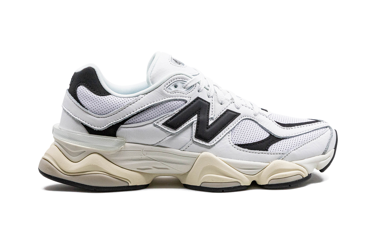 9060 "White / Black" U9060AAB